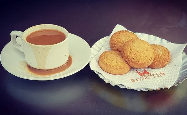 Irani Chai & Osmania Biscuit Cake | Cakes in Hyderabad