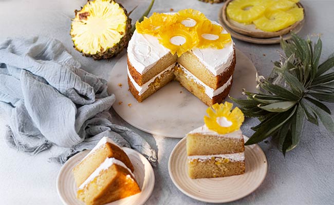 Besteselling Cakes in Delhi - Pineapple Cakes