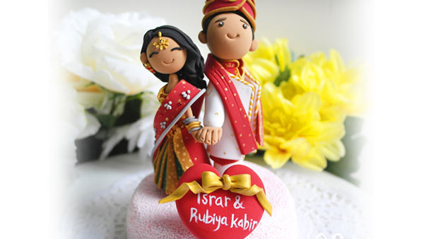 Celebrate the Wedding Event by Cutting the Cake 