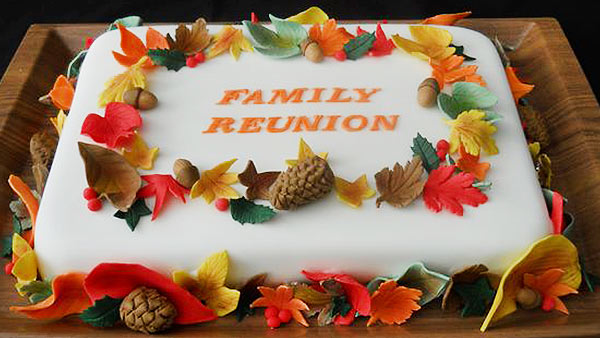  Celebrate Family Get-Together with a Cake