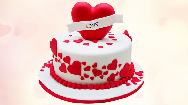 A Delectable Cake That Will Make Your Engagement Day Special