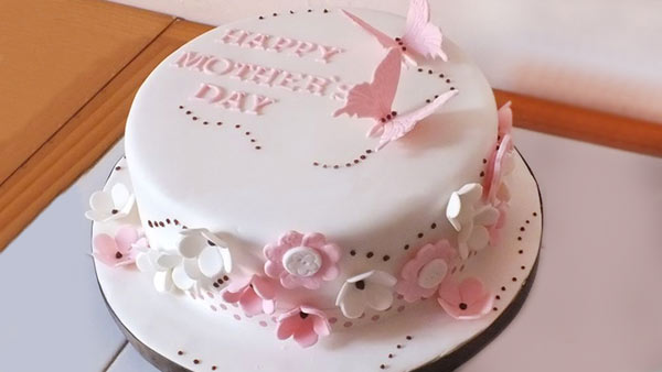 Show Your Love to Your Mother with a Cake on Mother's Day
