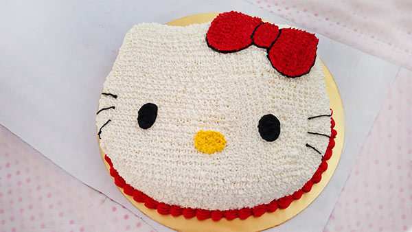  Send Warm Wishes to Your Daughter with a Surprise Cake on Daughter's Day