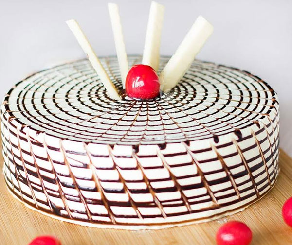 Send Cake to your father on Father's Day