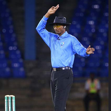 Couple awkward situation during IPL - I know cricket rules Couple awkward situation during IPL - I know cricket rules