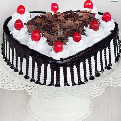  Give Heart Shaped Black Forest Cake as Mother's Day gift