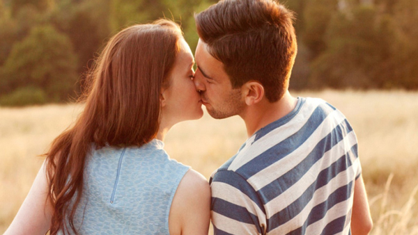 10 kissing tips for perfect romance