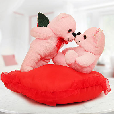 A Couple of Sweet Teddy Staring at Each Other A Couple of Sweet Teddy Staring at Each Other