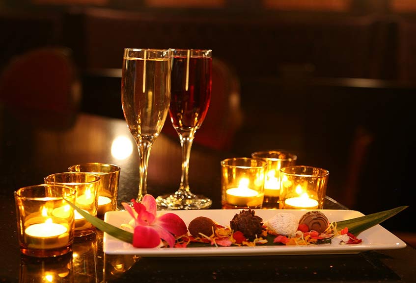 Plan A Romantic Dinner Date At Home on Valentine Day Plan A Romantic Dinner Date At Home on Valentine Day